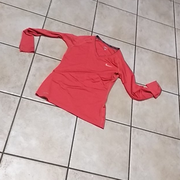 Lot Sale! All Women's Clothes - 4 Items Included!! - Picture 3 of 5